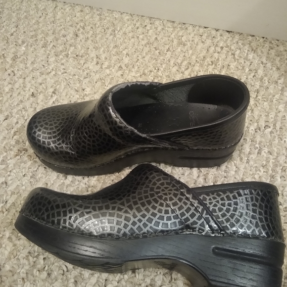 Dansko Stained Glass Mosaic Print Clogs 36 Women 6 - Picture 3 of 7